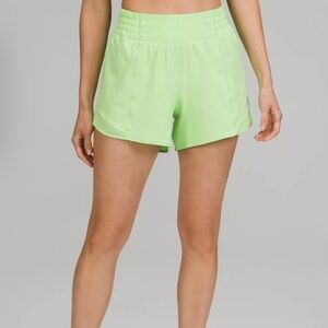 Lululemon Women’s Hotty Hot Shorts lime green neon Size 16 Plus 4” inseam short